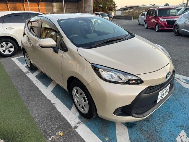 TOYOTA Aqua X 2021 Beige