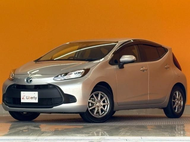 TOYOTA Aqua X 2021 Silver