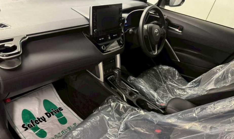 COROLLA CROSS 2021 BLACK COLOR - image 5