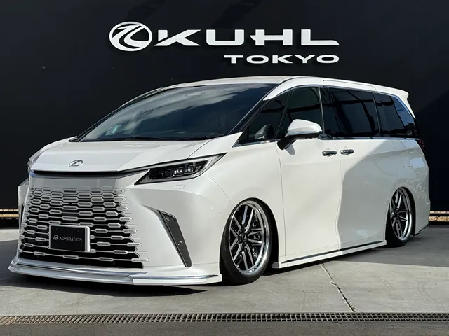 LEXUS LM 2023 PEARL COLOR