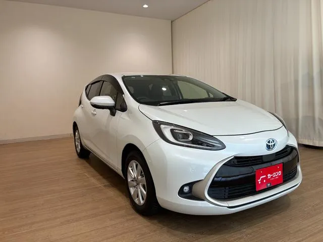 TOYOTA AQUA Z 2021 WHITE