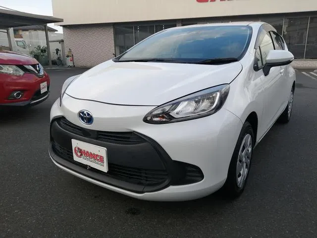 TOYOTA AQUA X 2022 PEARL WHITE