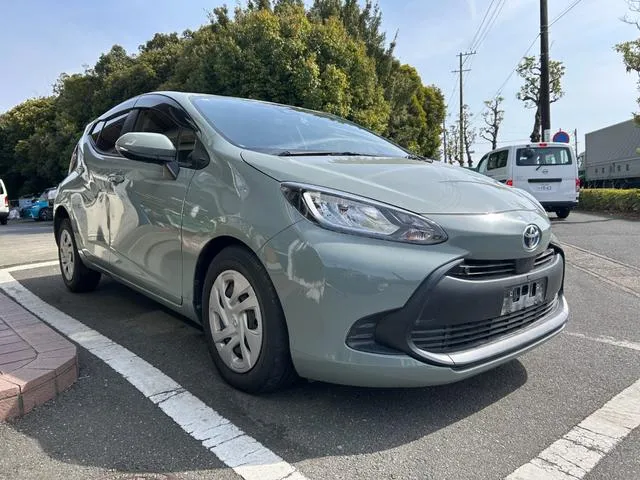 TOYOTA AQUA X 2022 BOTTLE GREEN