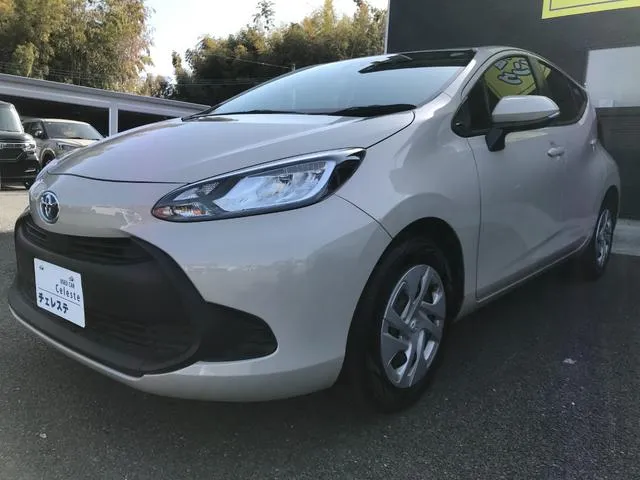 TOYOTA AQUA X 2022 BEIGE