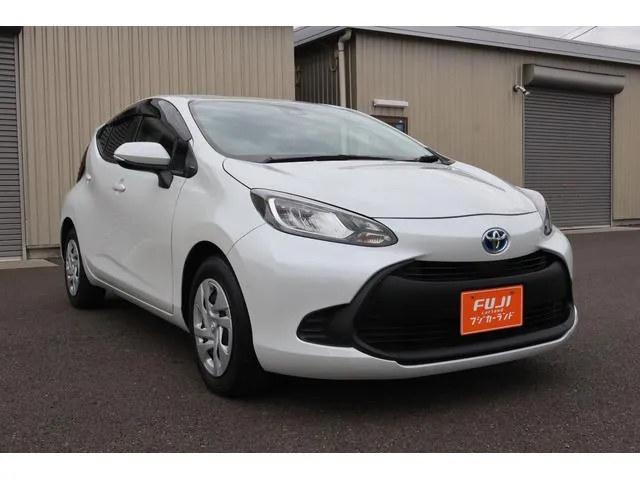 TOYOTA AQUA X 2022 PEARL