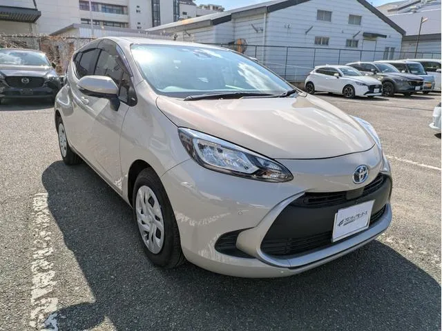 TOYOTA AQUA G 2022 KHAKI