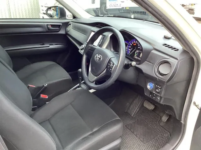 Corolla fielder hybrid ex 2022 white colour - image 7