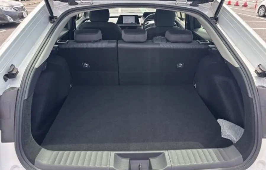 TOYOTA PRIUS 2023 PACKAGE X PEARL WHITE - image 2