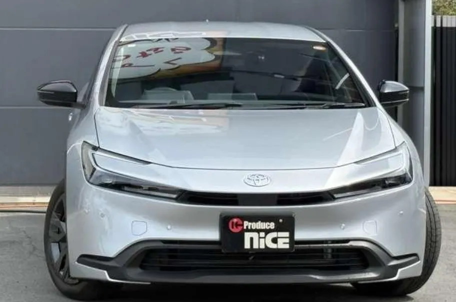 TOYOTA PRIUS 2023 PACKAGE X SILVER - image 1