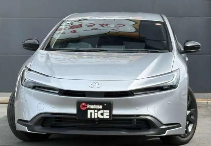 TOYOTA PRIUS 2023 PACKAGE X SILVER - image 4