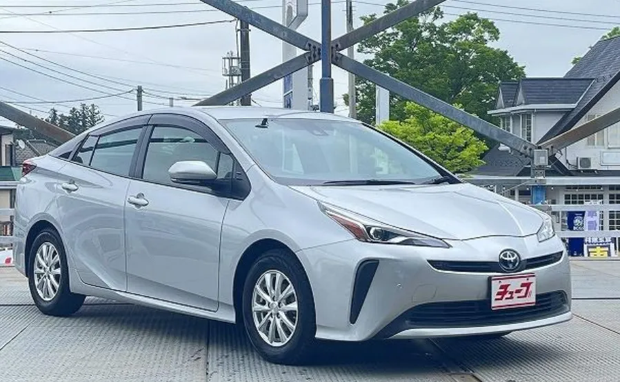 TOYOTA PRIUS 2022 S PACKAGE SILVER - image 1