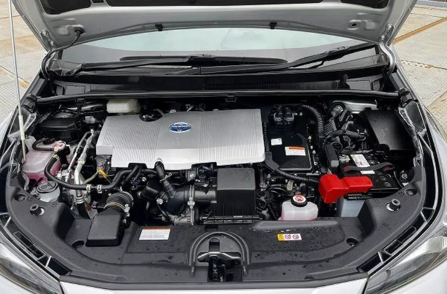 TOYOTA PRIUS 2022 S PACKAGE SILVER - image 2