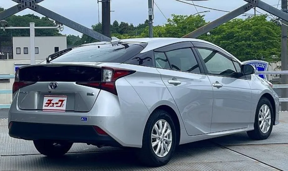 TOYOTA PRIUS 2022 S PACKAGE SILVER - image 13
