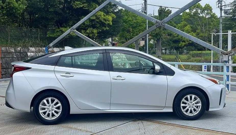 TOYOTA PRIUS 2022 S PACKAGE SILVER - image 14