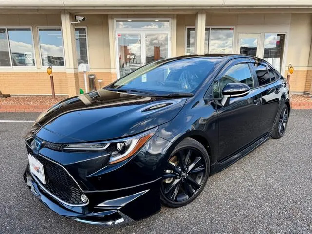 Corolla Sedan Black - image 1