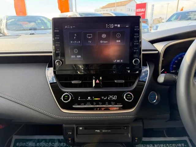 Corolla Sedan Black - image 6