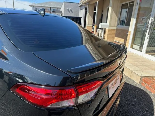 Corolla Sedan Black - image 11
