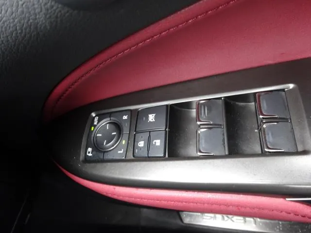LEXUS NX NX250 VERSION L SILVER - image 8
