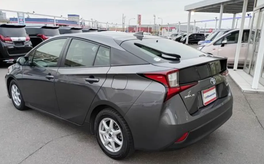 TOYOTA PRIUS 2022 S PACKAGE GRAY - image 8