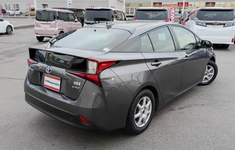 TOYOTA PRIUS 2022 S PACKAGE GRAY - image 13