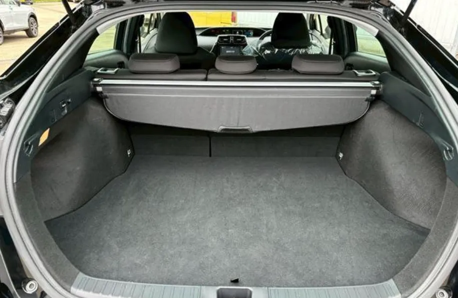 TOYOTA PRIUS 2022 S PACKAGE BLACK - image 2