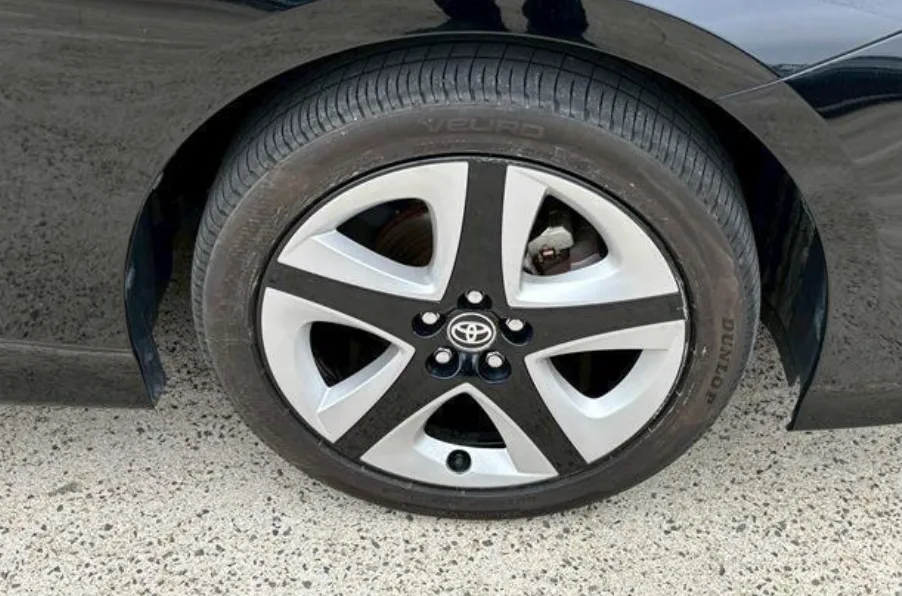 TOYOTA PRIUS 2022 S PACKAGE BLACK - image 4