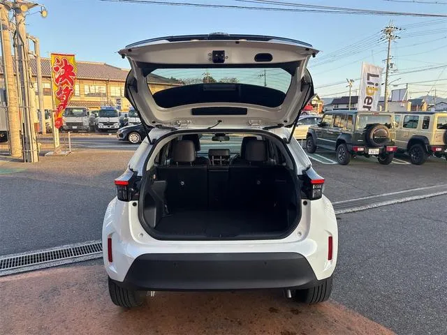 YARIS CROSS Z 2021 PEARL WHITE - image 6