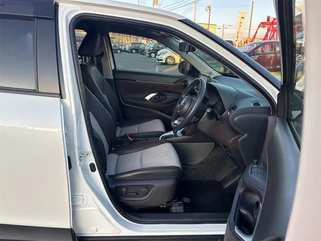 YARIS CROSS Z 2021 PEARL WHITE - image 7
