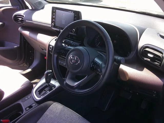 YARIS CROSS Z 2021 BLACK - image 3