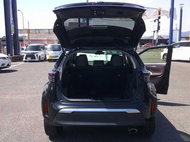 YARIS CROSS Z 2021 BLACK - image 6