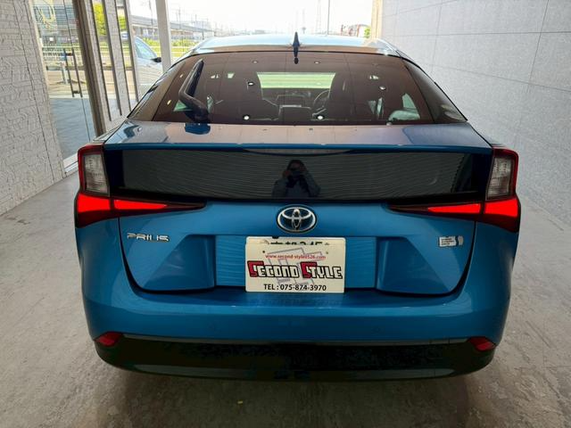 TOYOTA PRIUS A TOURING SELECTION BLUE M - image 10