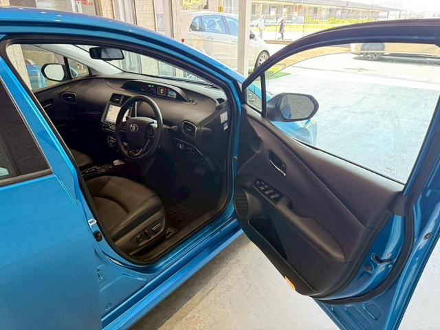 TOYOTA PRIUS A TOURING SELECTION BLUE M - image 9