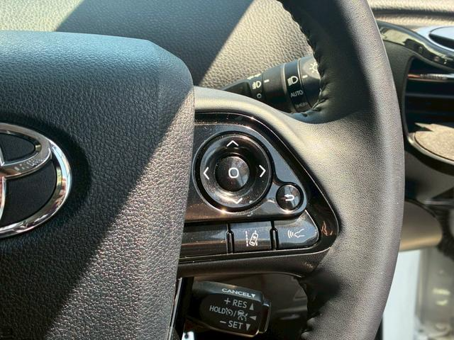 TOYOTA PRIUS S TOURING SELECTION BLACK EDITION - image 4