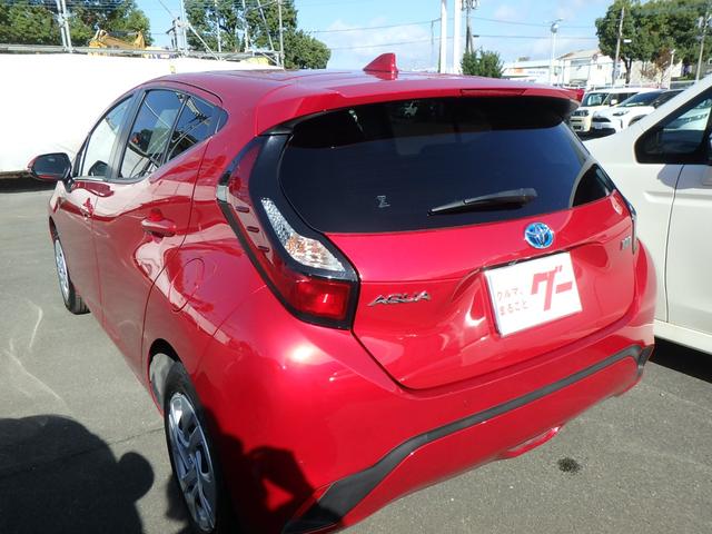 TOYOTA AQUA X RED - image 5