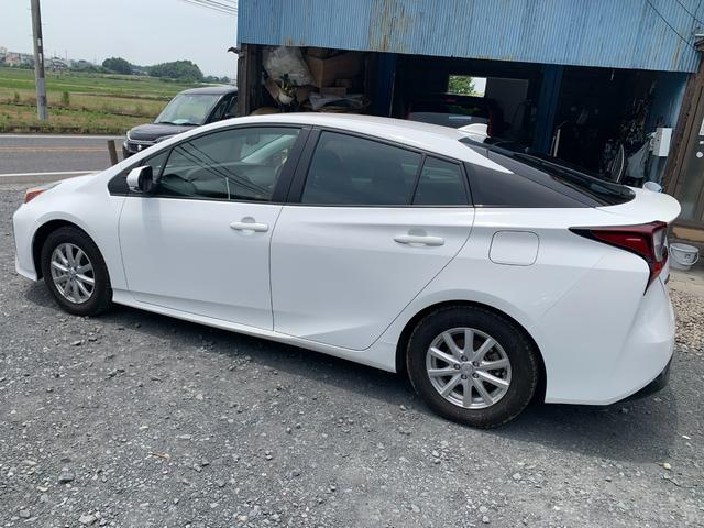TOYOTA PRIUS S WHITE - image 5