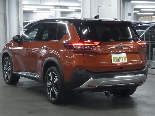 X-TRAIL G E-4ORCE ORANGE - image 7