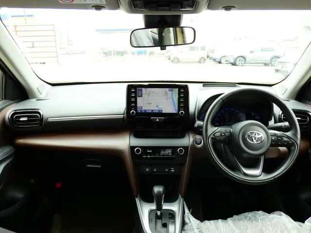YARIS CROSS Z 2021 BEIGE - image 2