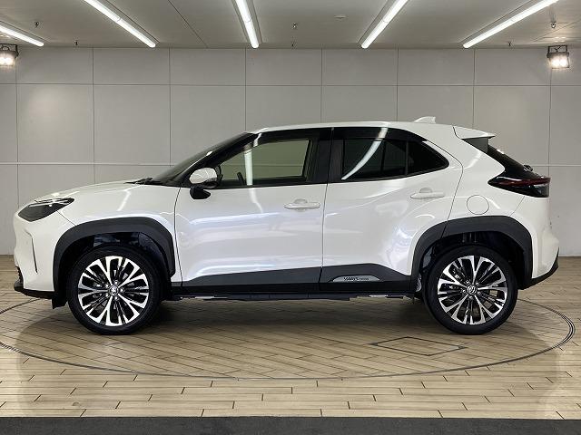 Yaris cross 2021 Z white - image 2