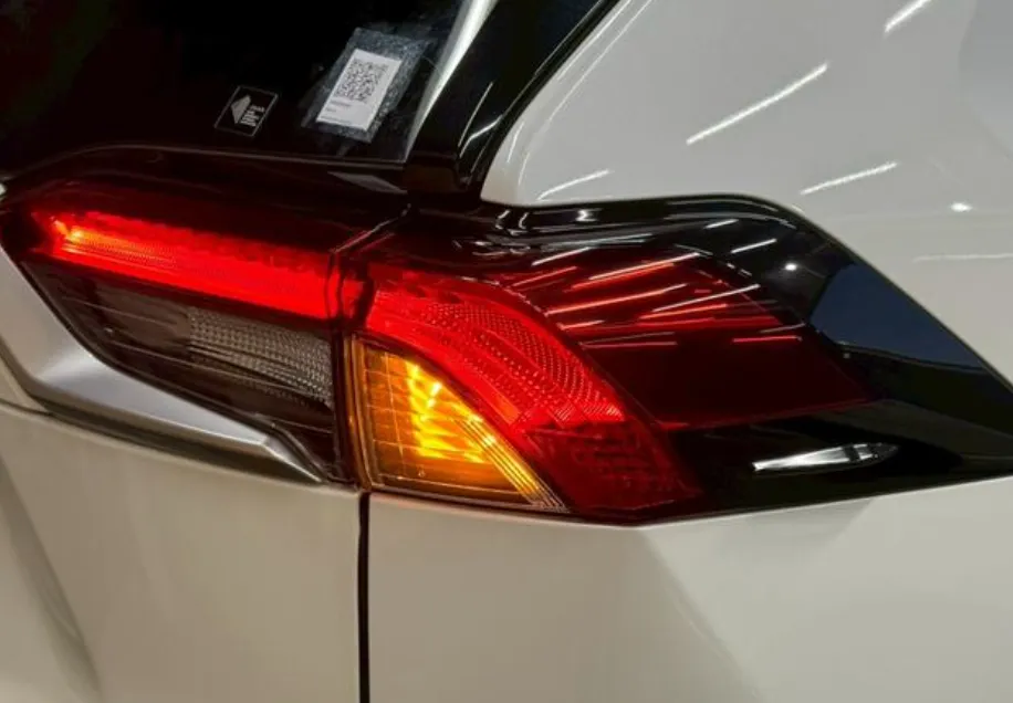 RAV-4 2022 PEARL HYBRID - image 4