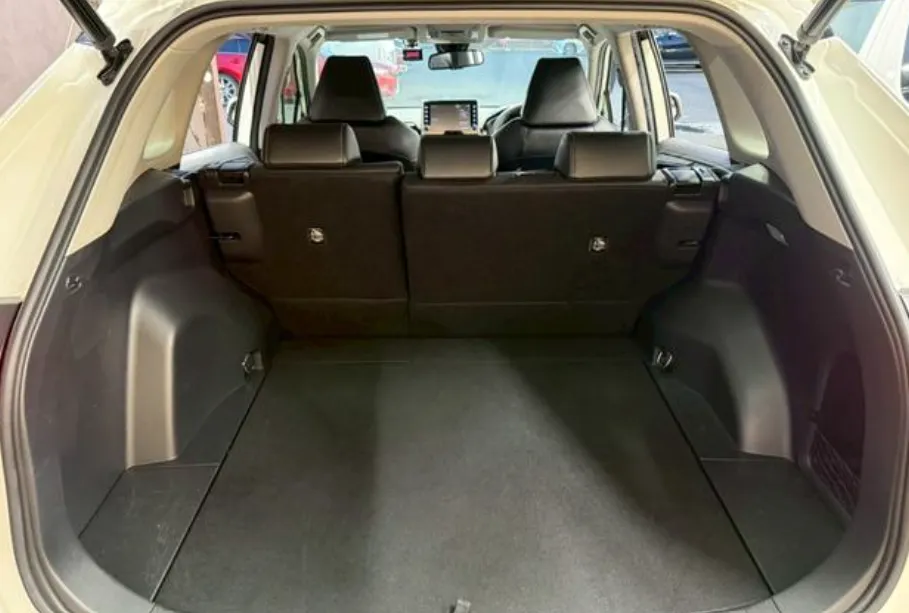 RAV-4 2022 PEARL HYBRID - image 6