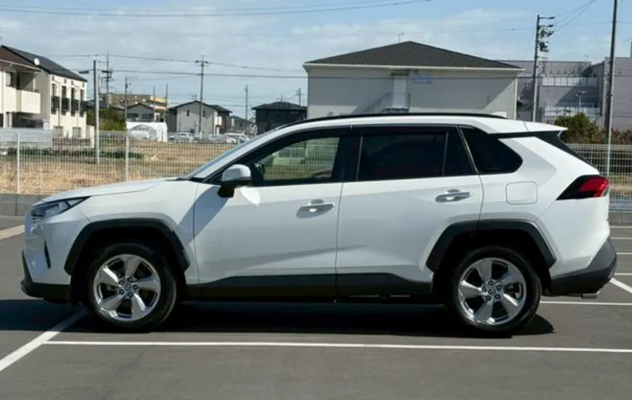 RAV-4 2022 PEARL HYBRID - image 13