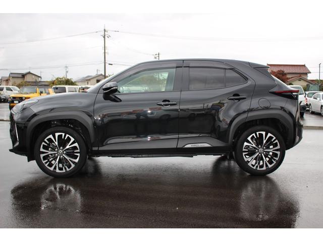 Yaris cross 2021 Z Black - image 1