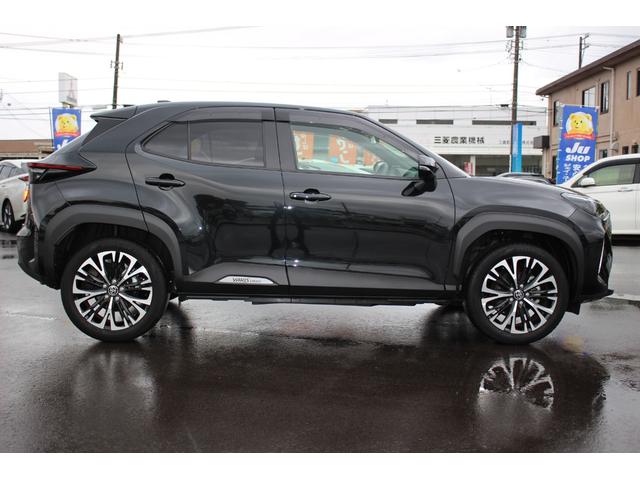 Yaris cross 2021 Z Black - image 10