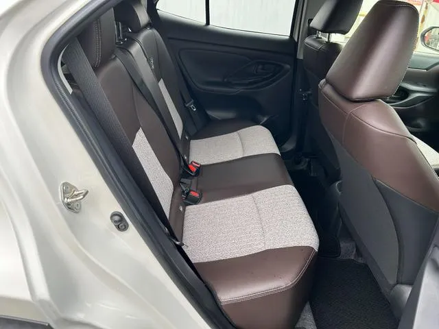 YARIS CROSS Z 2022 WHITE - image 5