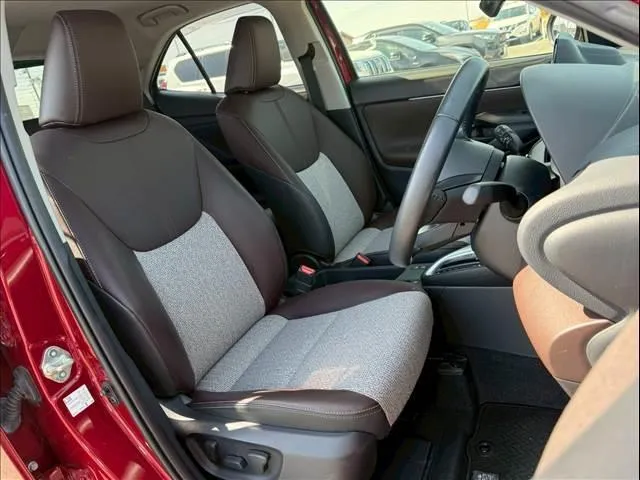 Yaris cross 2021 Z Red - image 3
