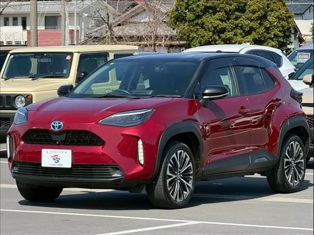 Yaris cross 2021 Z Red - image 7