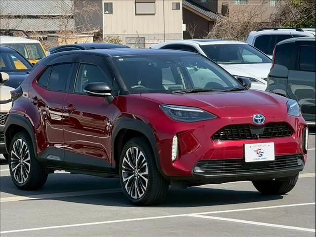 Yaris cross 2021 Z Red - image 8