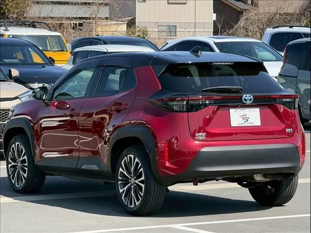 Yaris cross 2021 Z Red - image 9
