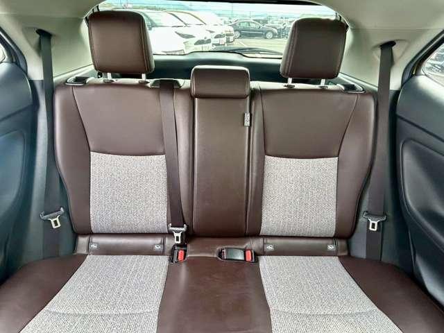Yaris cross 2021 Z  Gold - image 7