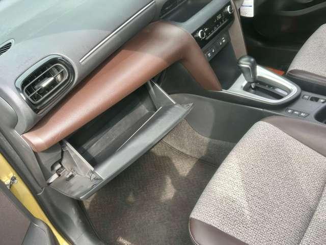 Yaris cross 2021 Z  Gold - image 11